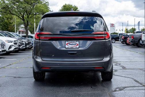 Granite Crystal Metallic Clearcoat 2021 Chrysler Pacifica Touring L