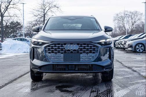 2025 Audi Q5 Premium TFSI quattro S tronic