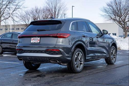 2025 Audi Q5 Premium TFSI quattro S tronic