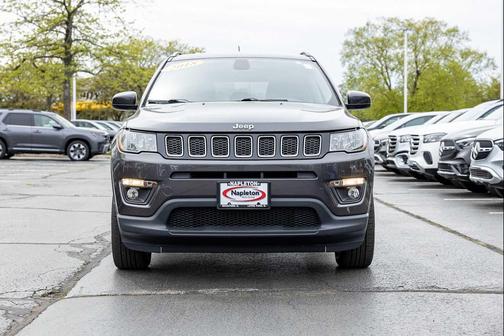 Granite Crystal Metallic Clearcoat 2018 Jeep Compass Latitude