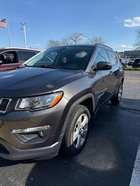 Granite Crystal Metallic Clearcoat 2018 Jeep Compass Latitude