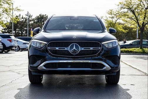 BLACK 2026 Mercedes-Benz GLC 300 4MATIC