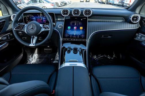 BLACK 2026 Mercedes-Benz GLC 300 4MATIC