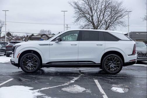 2025 Cadillac Escalade IQ Sport 2