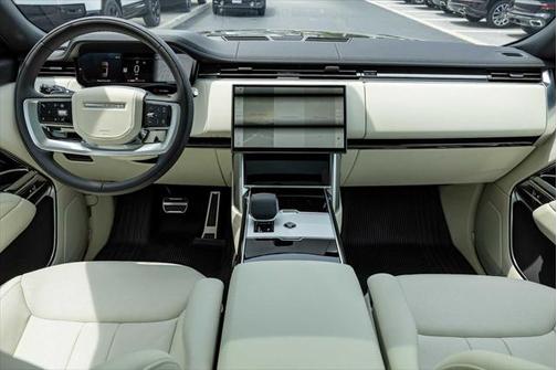 2025 Land Rover Range Rover P530 SE