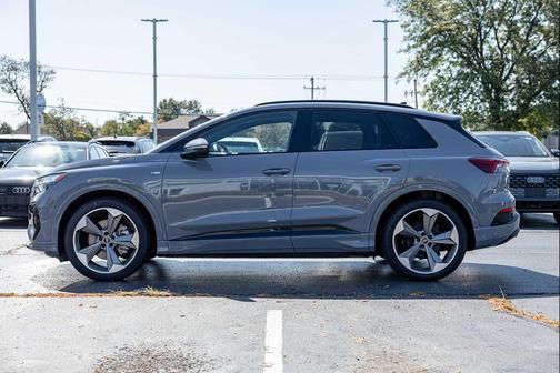 2025 Audi Q4 e-tron Premium Plus 55 quattro