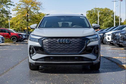 2025 Audi Q4 e-tron Premium Plus 55 quattro