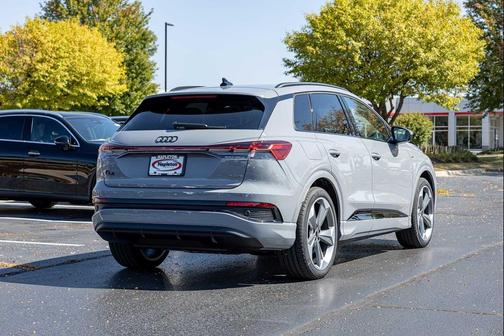 2025 Audi Q4 e-tron Premium Plus 55 quattro