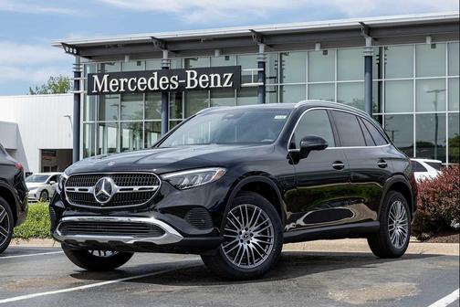 BLACK 2026 Mercedes-Benz GLC 300 4MATIC