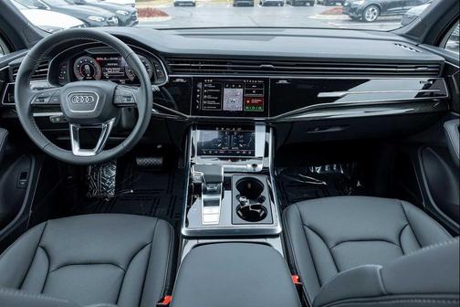 2026 Audi Q7 55 Premium Plus