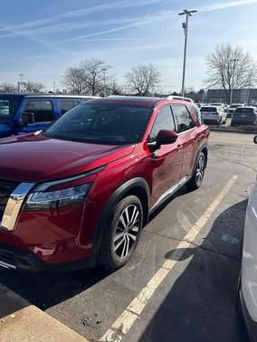 2024 Nissan Pathfinder Platinum 4WD