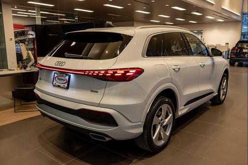 2025 Audi Q5 Premium Plus TFSI quattro S tronic