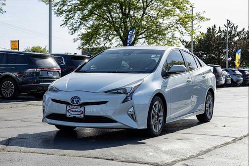 Blizzard Pearl 2016 Toyota Prius Four Touring