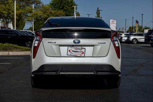 Blizzard Pearl 2016 Toyota Prius Four Touring