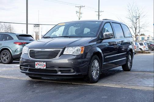 2016 Chrysler Town & Country Touring-L