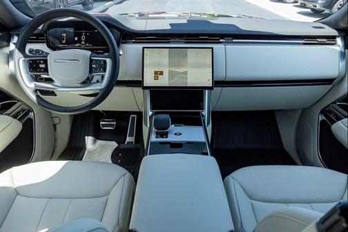 2025 Land Rover Range Rover P550e SE