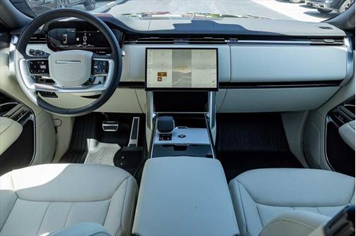 2025 Land Rover Range Rover P550e SE