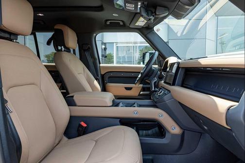 2025 Land Rover Defender 110 P500 X-Dynamic SE