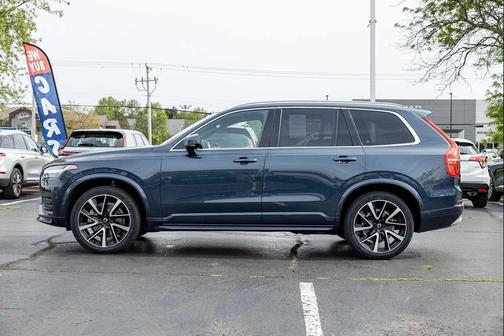 GRAY 2022 Volvo XC90 T6 Momentum