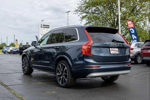 GRAY 2022 Volvo XC90 T6 Momentum