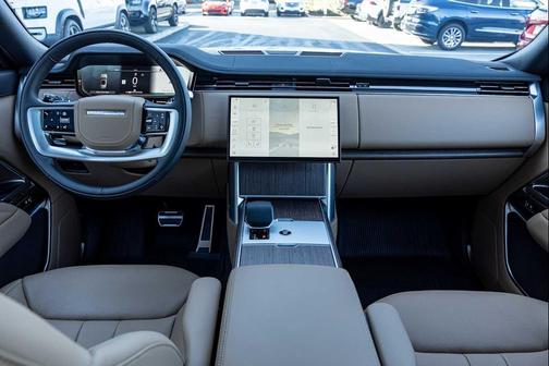 2025 Land Rover Range Rover P400 SE