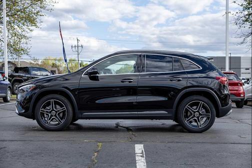 Night Black 2026 Mercedes-Benz GLA 250 4MATIC