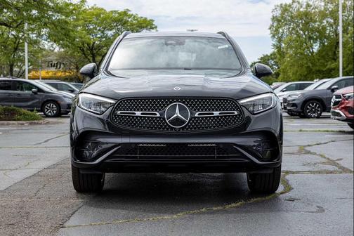 Graphite Grey Metallic 2026 Mercedes-Benz GLC 300 4MATIC