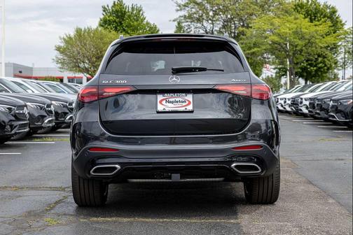 Graphite Grey Metallic 2026 Mercedes-Benz GLC 300 4MATIC