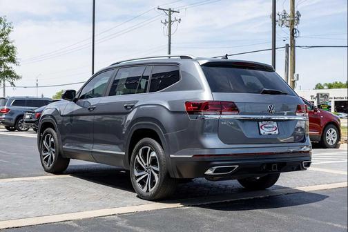 Platinum Gray Metallic 2023 Volkswagen Atlas 3.6L SEL