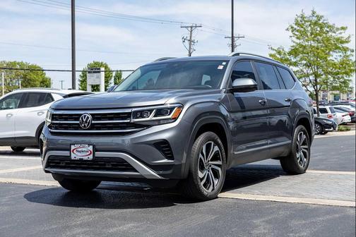 Platinum Gray Metallic 2023 Volkswagen Atlas 3.6L SEL