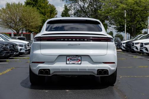 WHITE 2024 Porsche Cayenne S