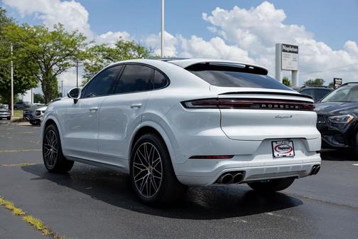 WHITE 2024 Porsche Cayenne S