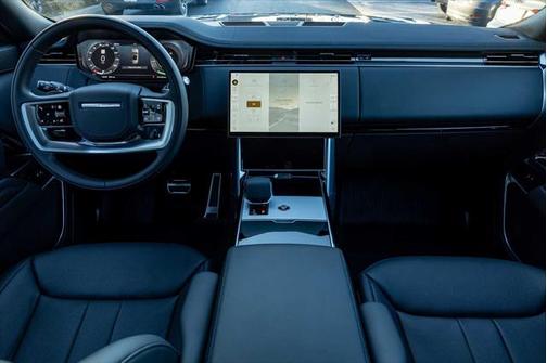 2025 Land Rover Range Rover P550e SE