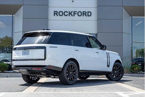 2025 Land Rover Range Rover P400 SE 7 Seat