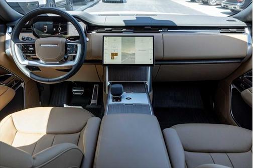2025 Land Rover Range Rover P400 SE 7 Seat
