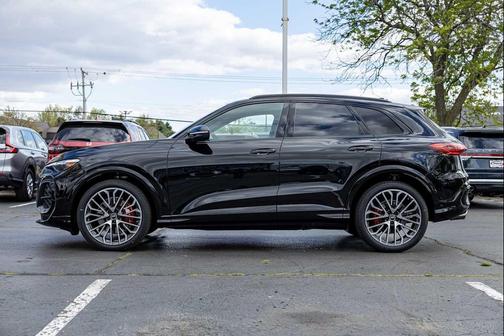 Mythos Black Metallic 2026 Audi SQ5 3.0T Premium Plus