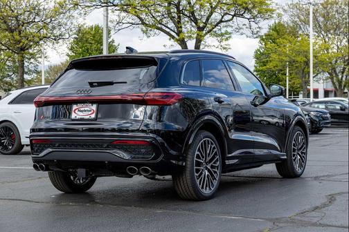 Mythos Black Metallic 2026 Audi SQ5 3.0T Premium Plus