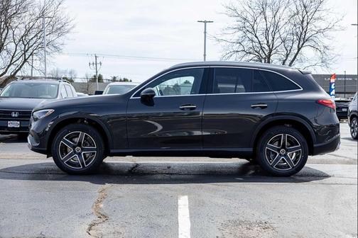 Graphite Grey Metallic 2026 Mercedes-Benz GLC 300 4MATIC