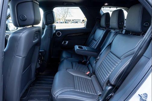 2026 Land Rover Discovery S