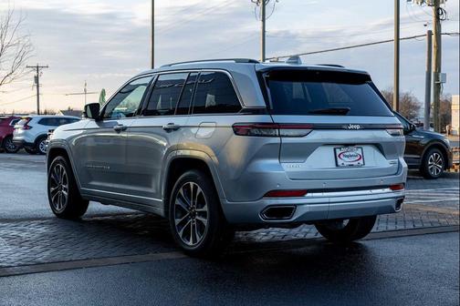 2022 Jeep Grand Cherokee Overland