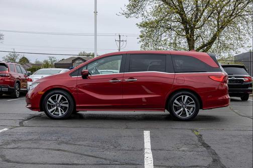 Radiant Red Metallic II 2023 Honda Odyssey Touring
