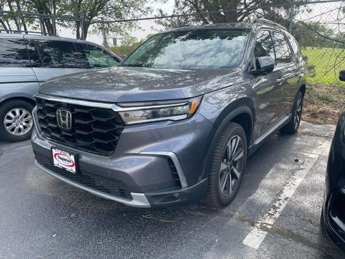 Modern Steel Metallic 2023 Honda Pilot AWD Elite