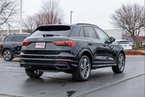 2025 Audi Q3 Premium 45 TFSI S line quattro Tiptronic