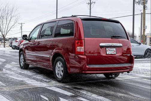 2010 Chrysler Town & Country Touring