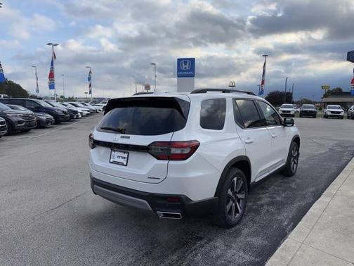 2025 Honda Pilot Touring 8-Passenger
