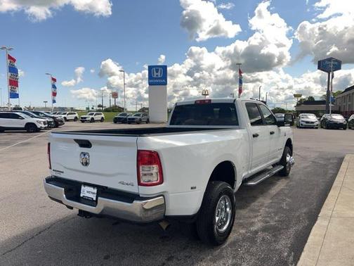 2024 RAM 3500 Big Horn Crew Cab 4x4 8' Box