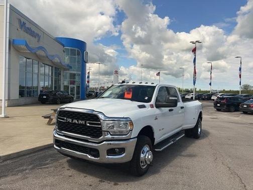 2024 RAM 3500 Big Horn Crew Cab 4x4 8' Box