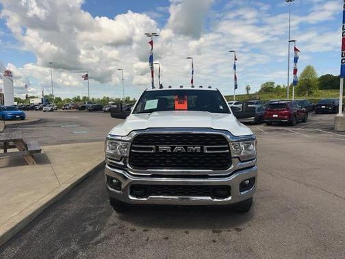 2024 RAM 3500 Big Horn Crew Cab 4x4 8' Box