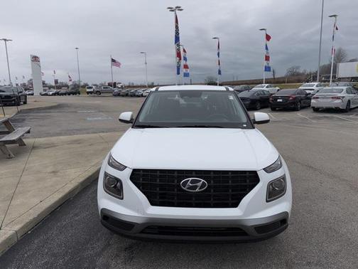 2023 Hyundai VENUE SE