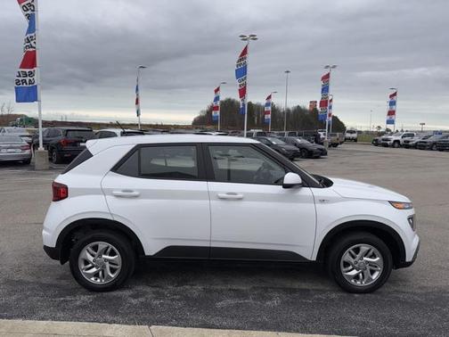 2023 Hyundai VENUE SE